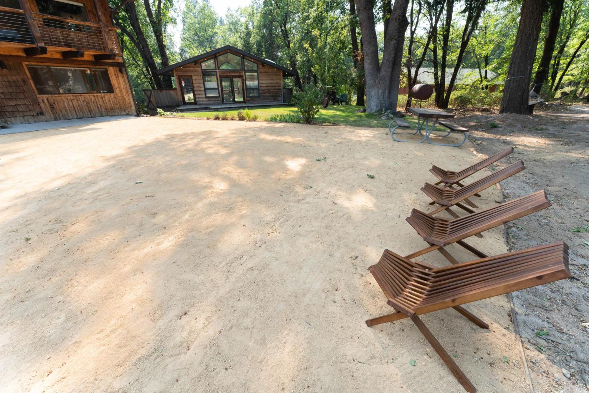 Basecamp Lodge موونت شاستا المظهر الخارجي الصورة