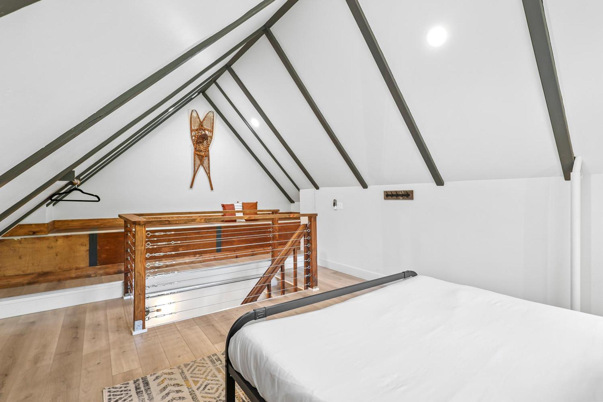 Basecamp Lodge موونت شاستا الغرفة الصورة