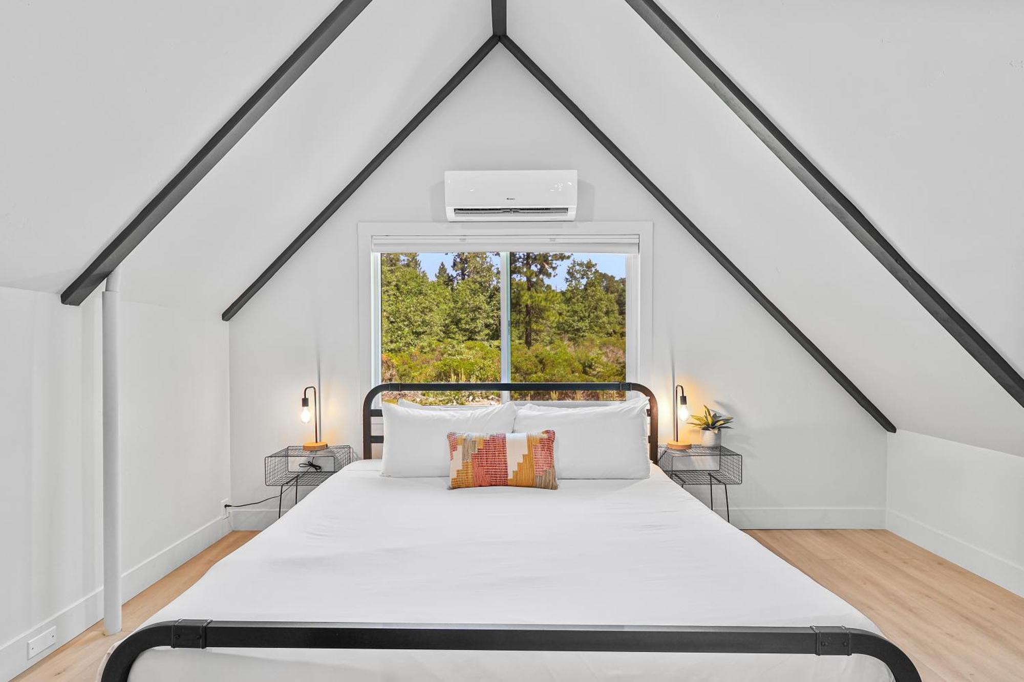 Basecamp Lodge موونت شاستا الغرفة الصورة