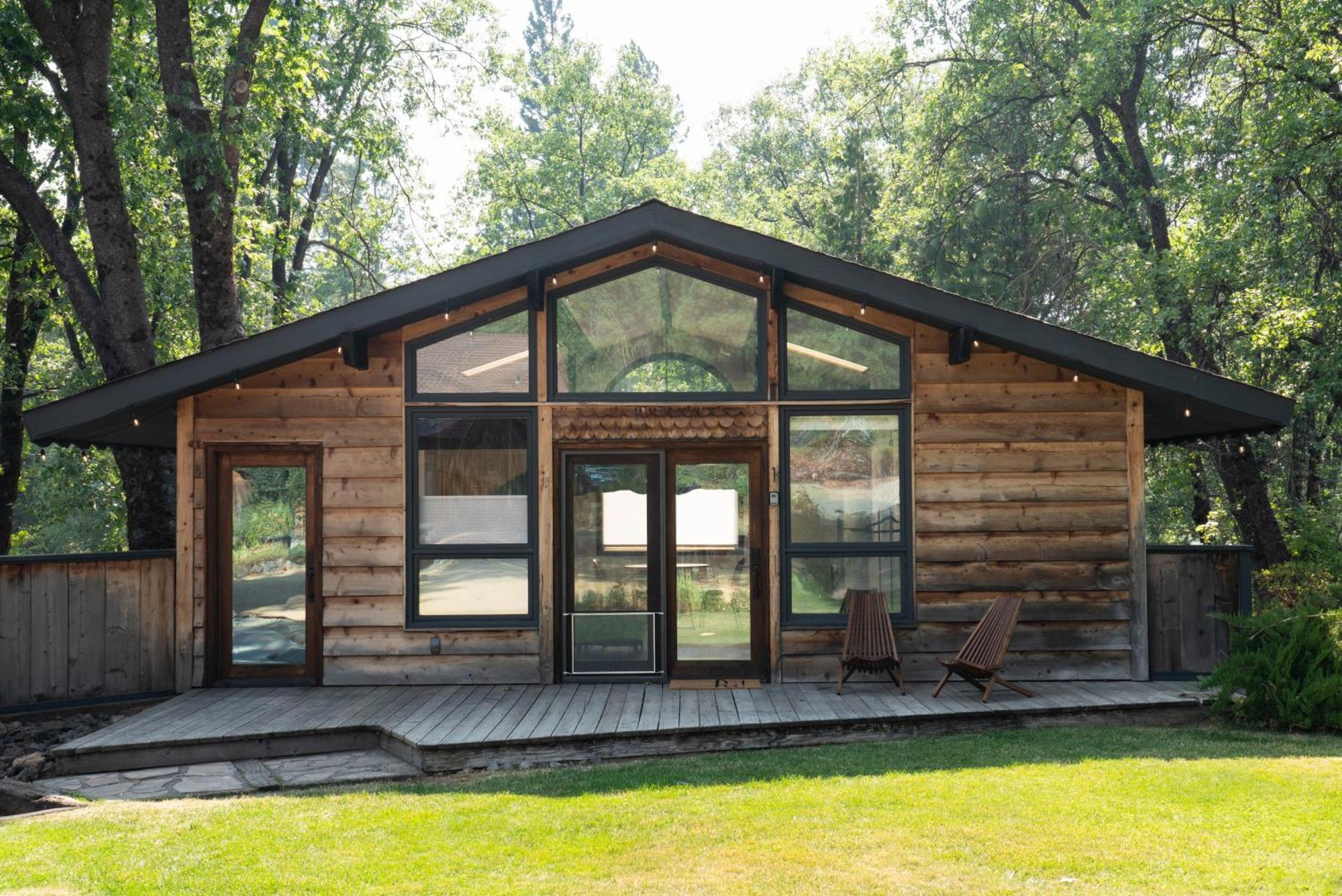 Basecamp Lodge موونت شاستا المظهر الخارجي الصورة