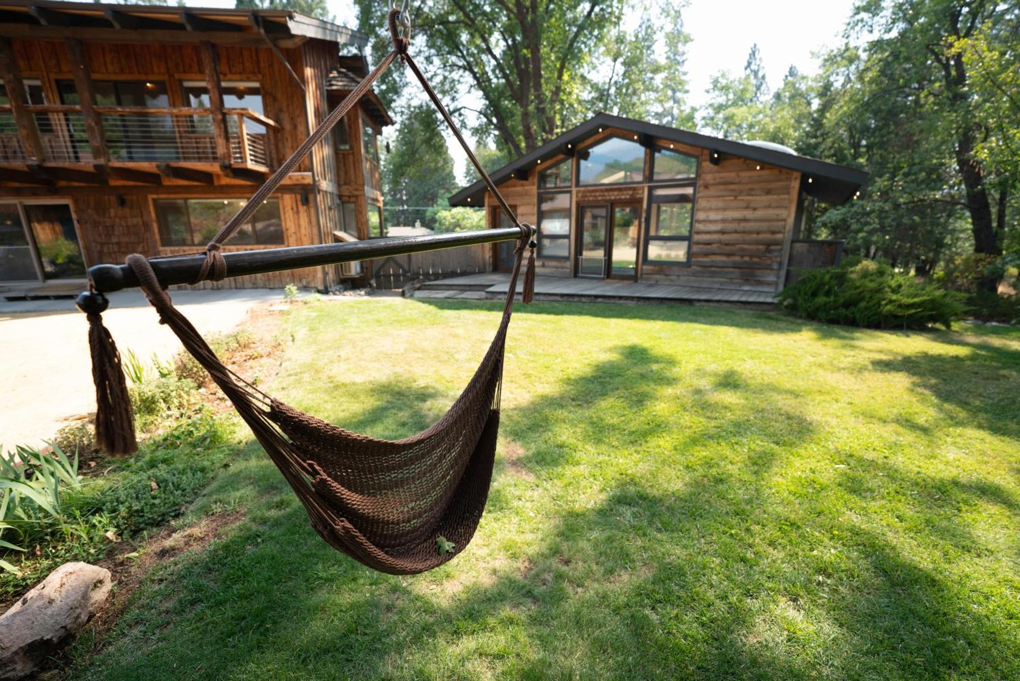 Basecamp Lodge موونت شاستا المظهر الخارجي الصورة