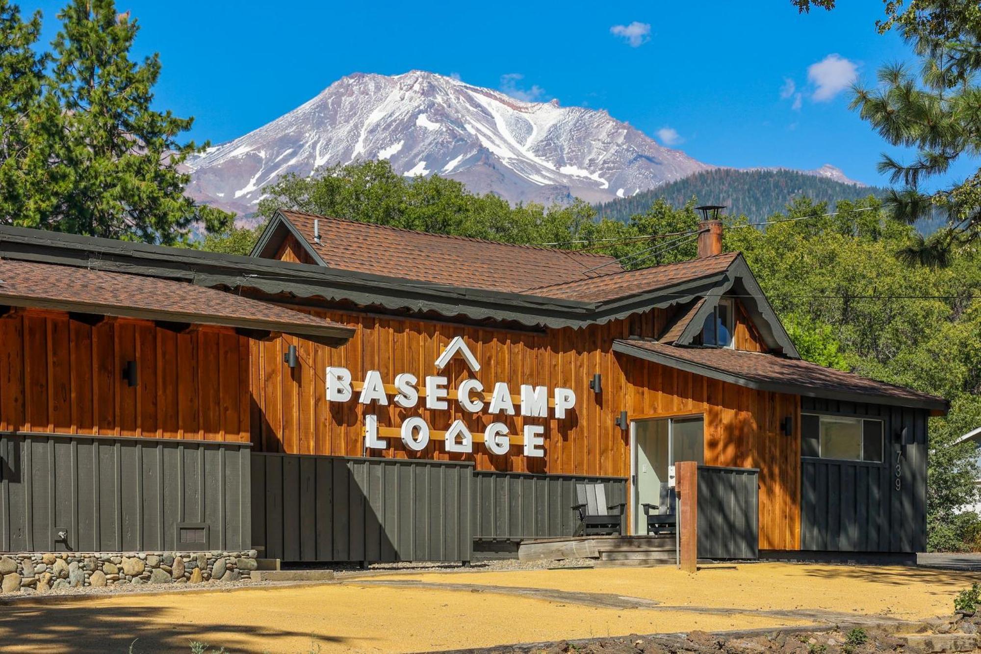 Basecamp Lodge موونت شاستا المظهر الخارجي الصورة